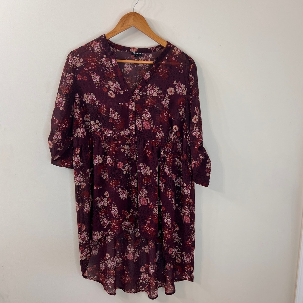 Torrid‎ Burgundy Floral Leopard Print Chiffon Roll Tab High Low Tunic Top Size 1